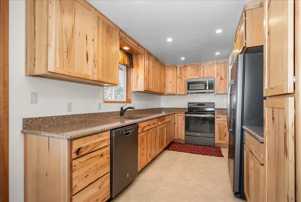 $689,900 | 8509 North Martinson Road, Newman Lake, WA 99025