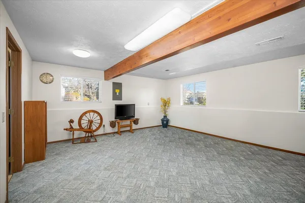 $689,900 | 8509 North Martinson Road, Newman Lake, WA 99025