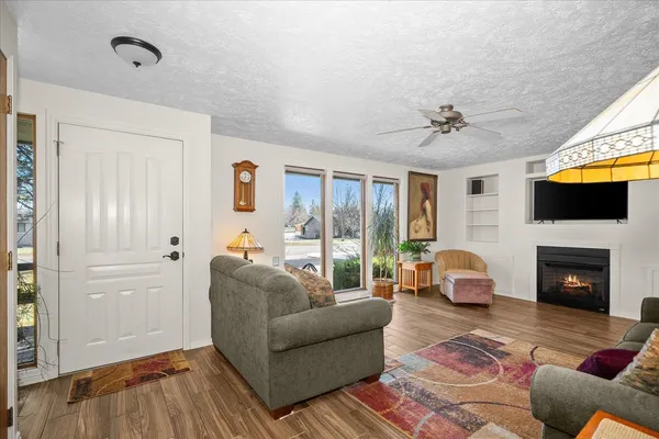 $689,900 | 8509 North Martinson Road, Newman Lake, WA 99025