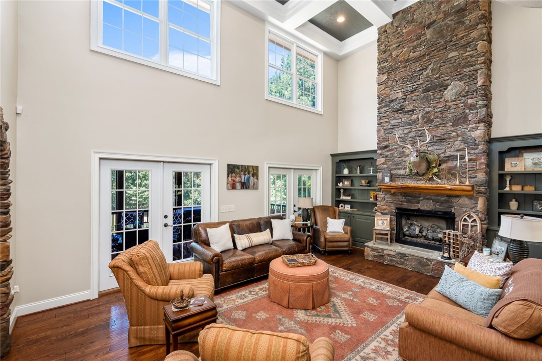 707 Lightwind Court Seneca, SC 29672 - Photo 9 of 49 Gallery Image 9