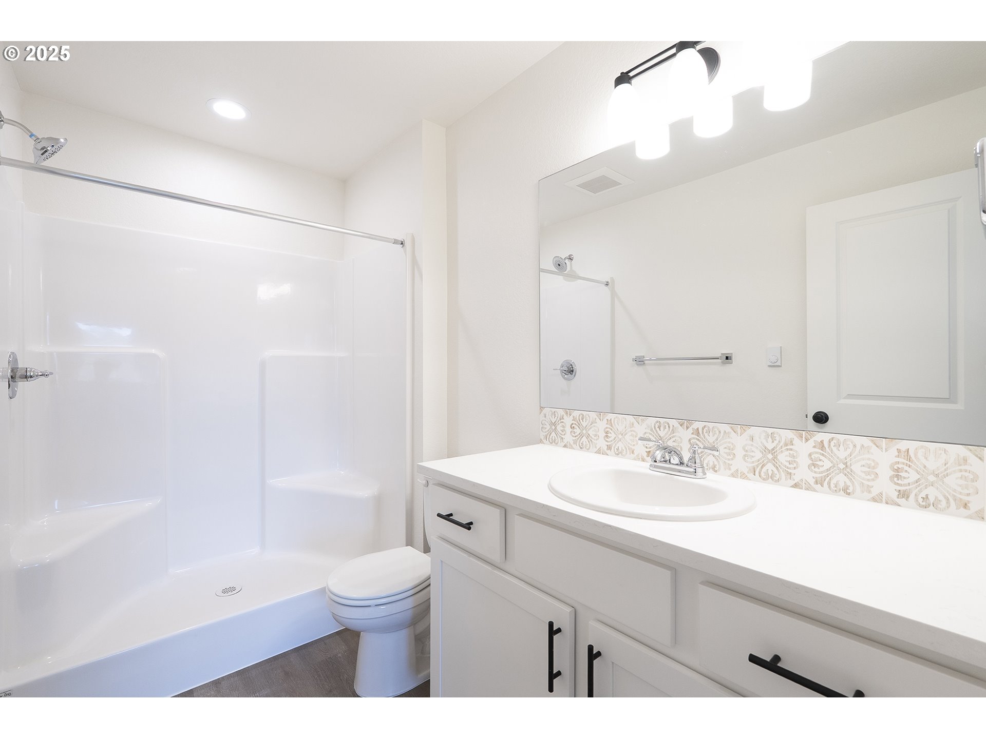 14716 Southeast Powell Boulevard Portland, OR 97236 - Photo 12 of 22