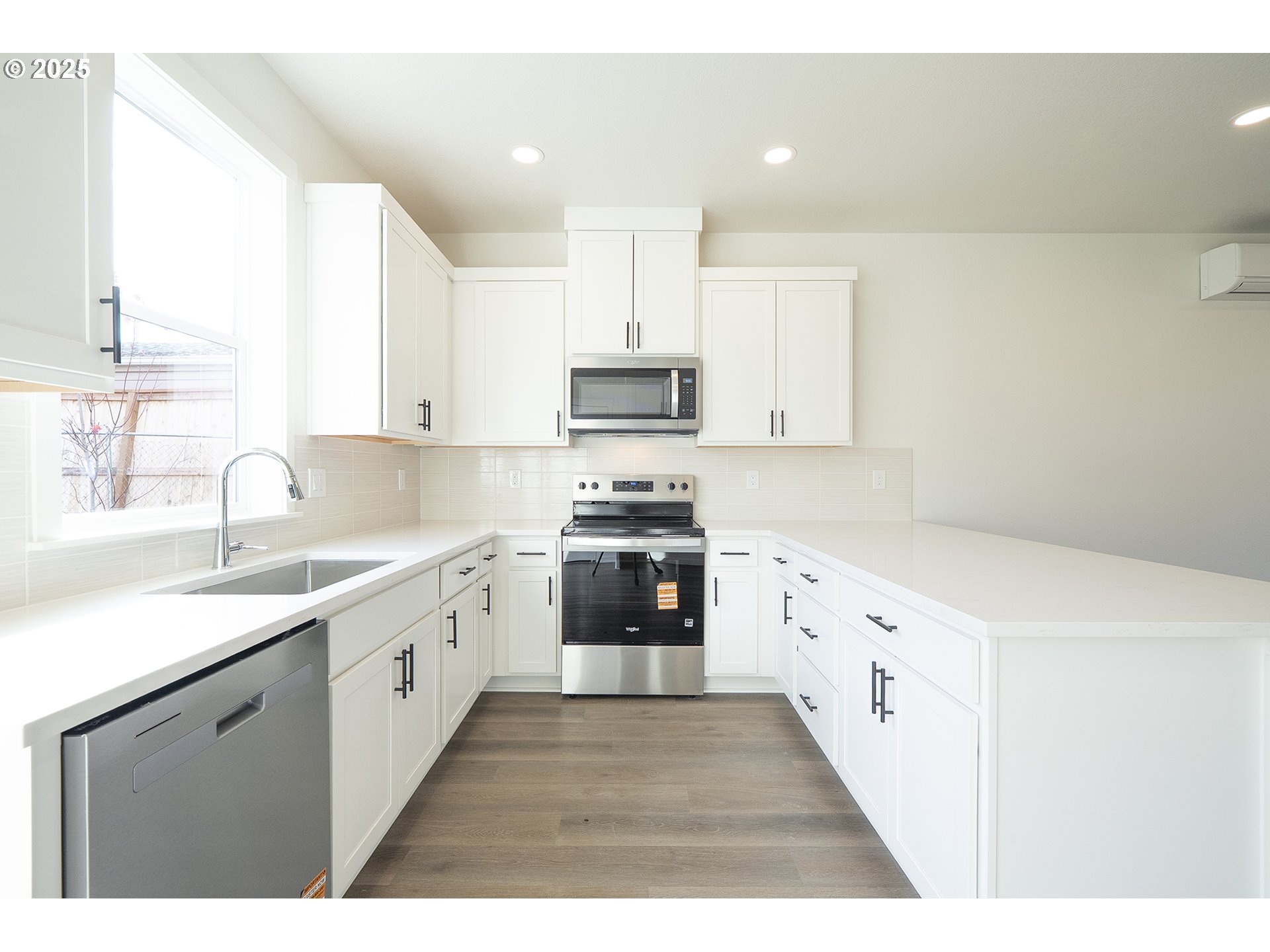 14716 Southeast Powell Boulevard Portland, OR 97236 - Photo 7 of 22