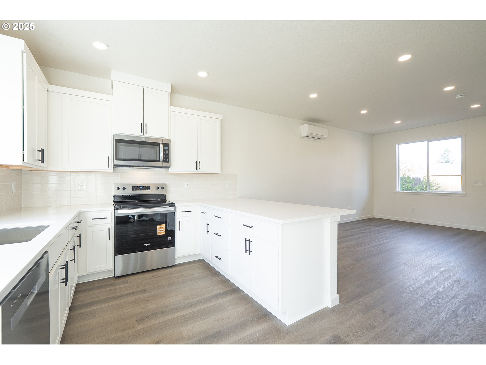 14716 Southeast Powell Boulevard Portland, OR 97236 - Photo 8 of 22