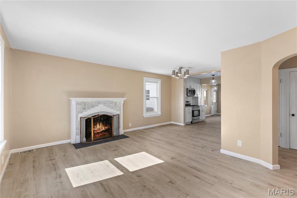 8257 Watson Road St. Louis, MO 63119 - Photo 4 of 29