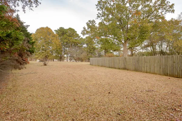 $524,900 | 7607 Lakewood Drive, Florence, AL 35634