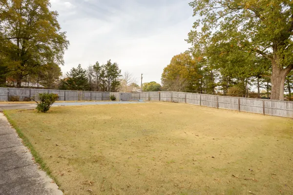 $524,900 | 7607 Lakewood Drive, Florence, AL 35634