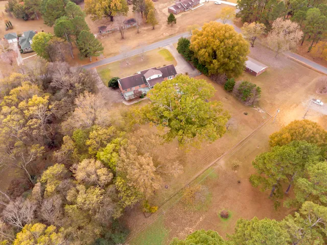 $549,900 | 7607 Lakewood Drive, Florence, AL 35634