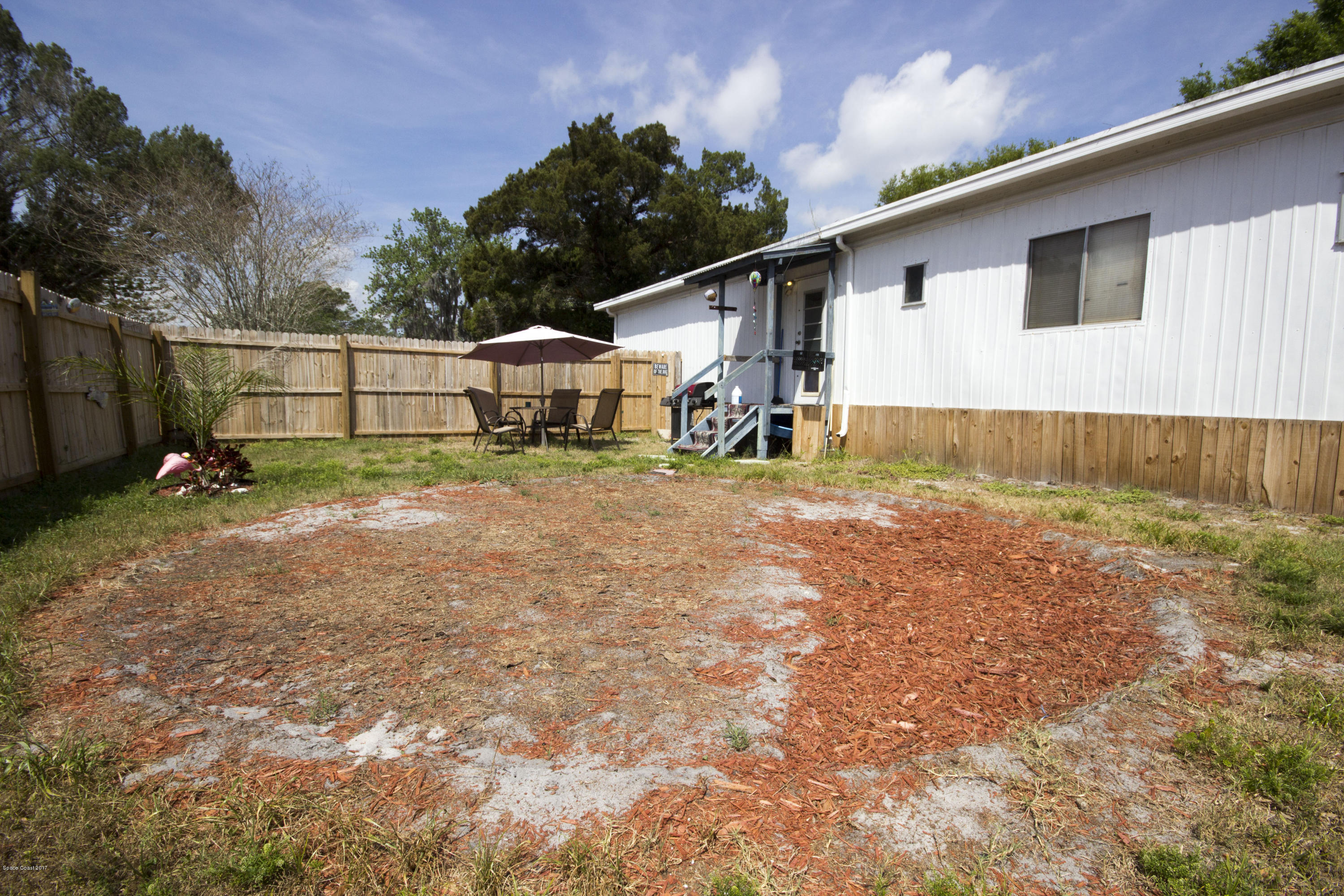 3361 Brevard Road Mims, FL 32754 - Photo 15 of 15 side yard