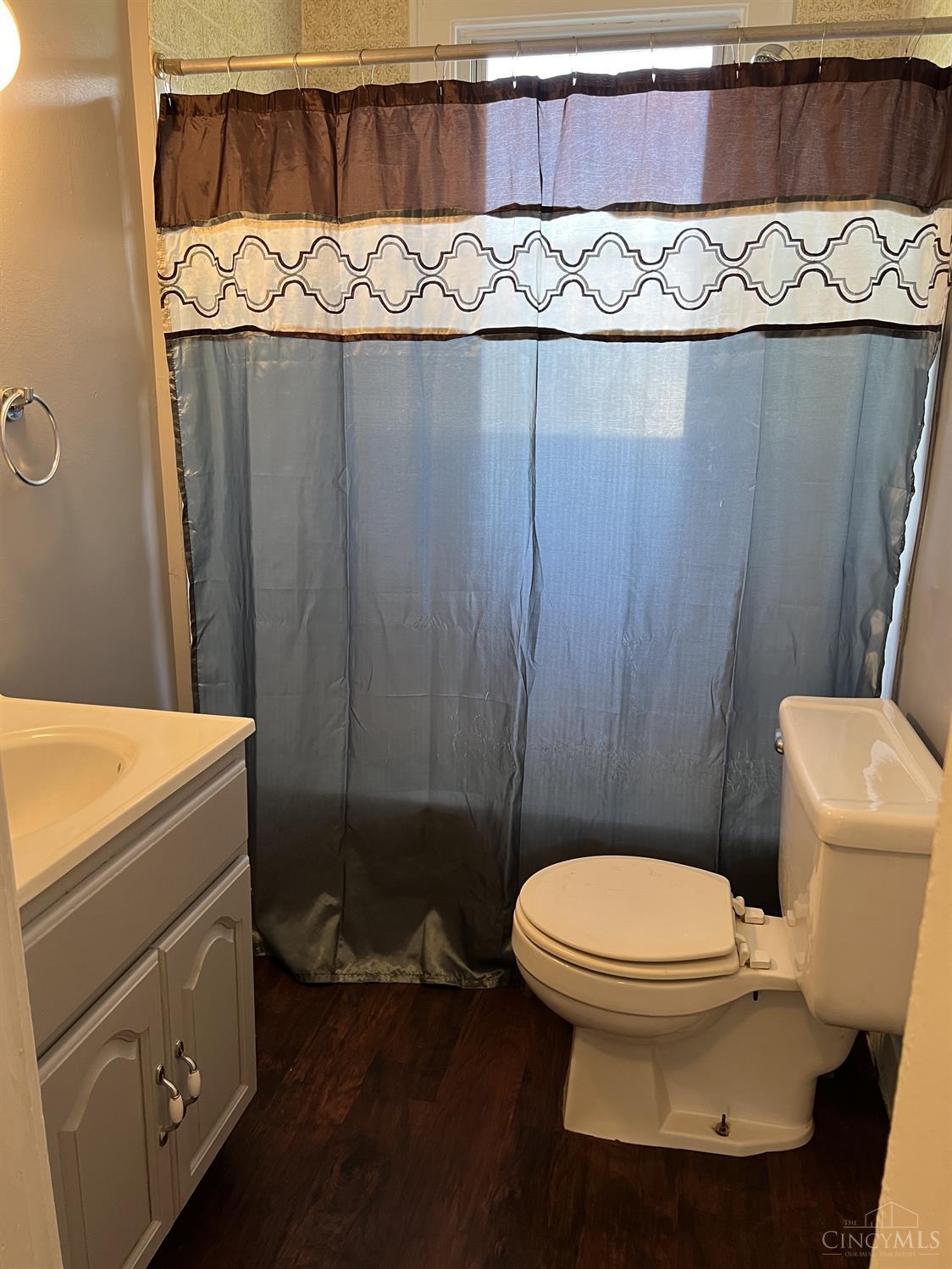 530 Fleming Road Cincinnati, OH 45231 - Photo 10 of 26