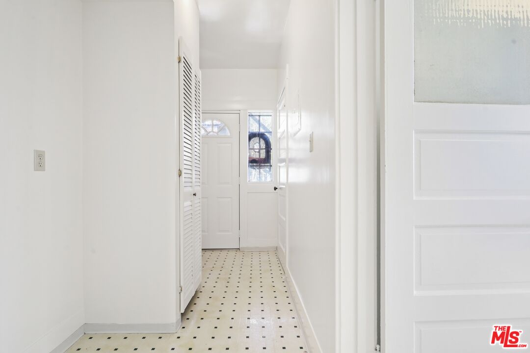 1126 Mohawk Street Los Angeles, CA 90026 - Photo 11 of 47 a picture of a bathroom