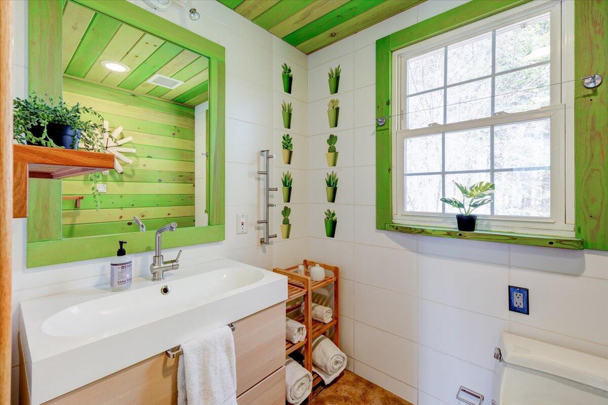 88 Sawyer Road Scarborough, ME 04074 - Photo 18 of 31 14-03-27-23 88 Sawyer-14