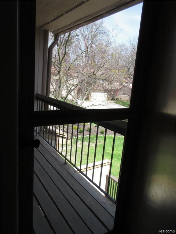 23235 Farmington Road Farmington, MI 48336 - Photo 16 of 27