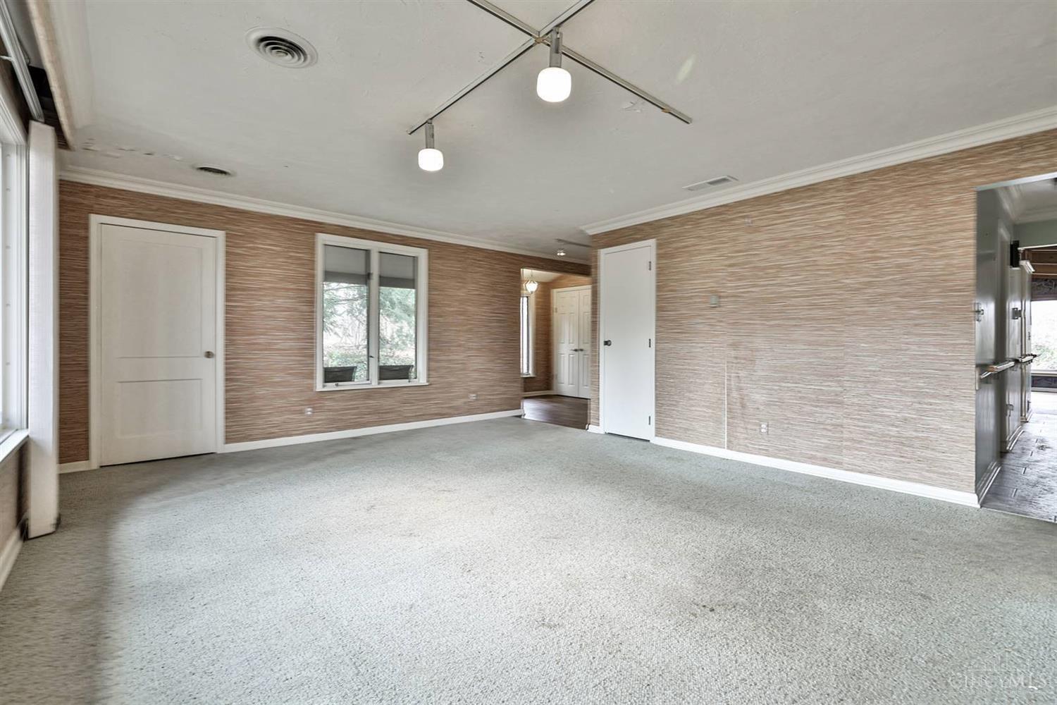 7025 Bridges Road Cincinnati, OH 45230 - Photo 8 of 36 Gallery Image 8