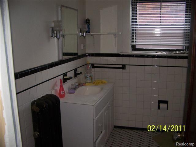 1205 Edison Street Detroit, MI 48202 - Photo 8 of 9 102_1080 (Small)