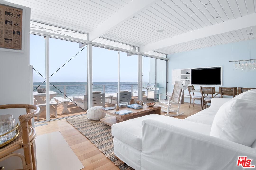 24554 Malibu Road Malibu, CA 90265 - Photo 5 of 32