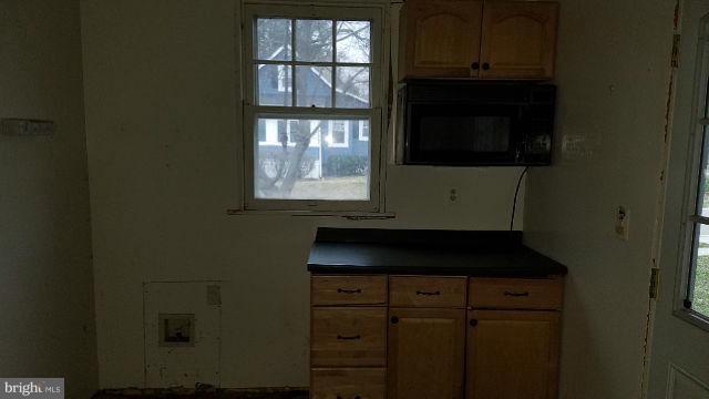 319 North Bend Road Baltimore, MD 21229 - Photo 7 of 26 Kitchen