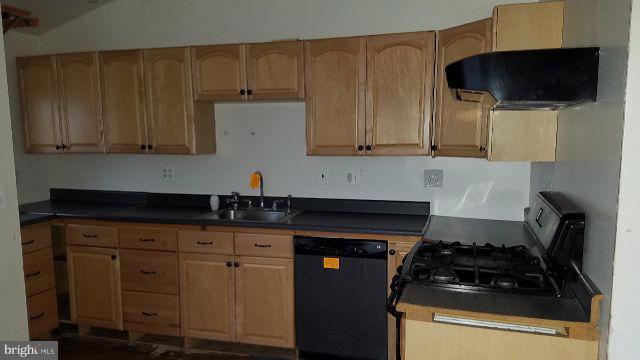 319 North Bend Road Baltimore, MD 21229 - Photo 8 of 26 Kitchen