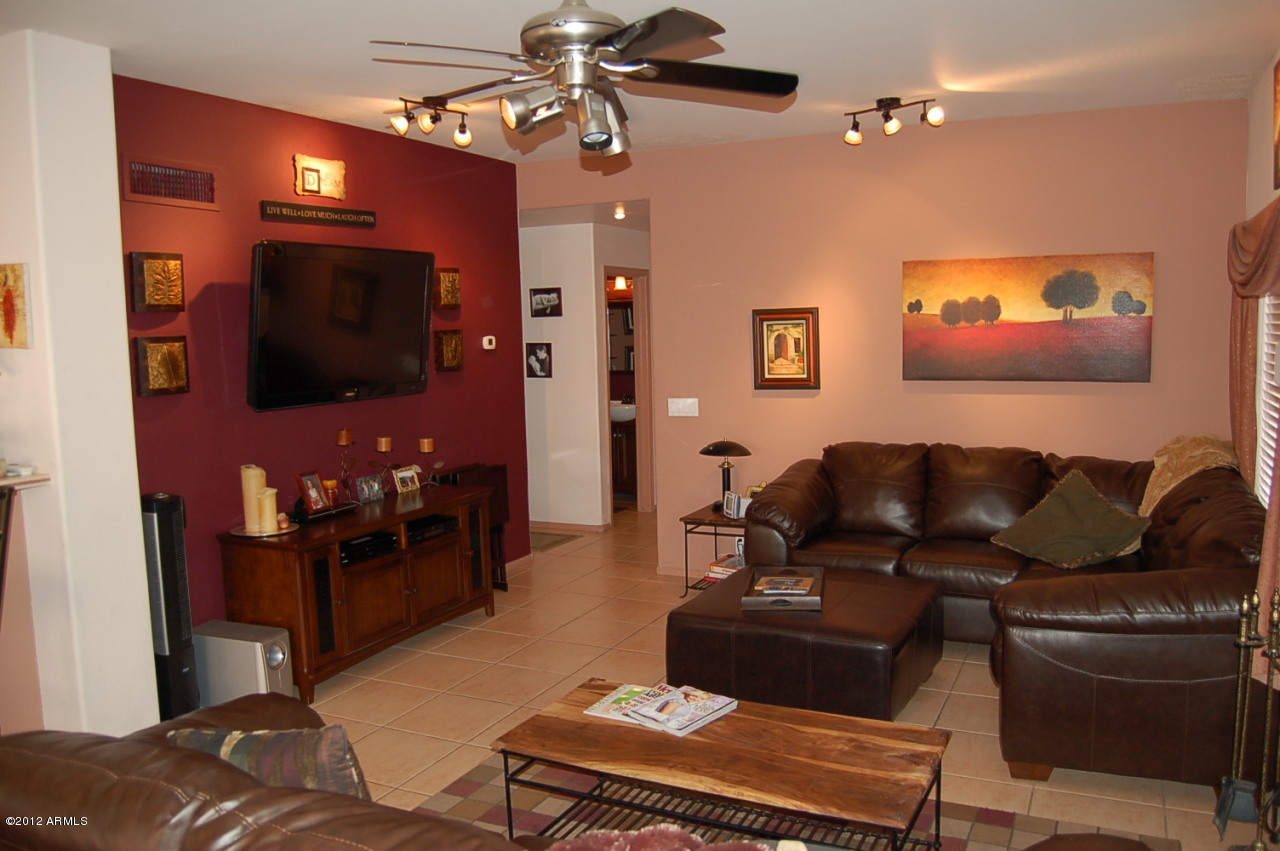 1242 East Presidio Road Phoenix, AZ 85022 - Photo 15 of 30 .