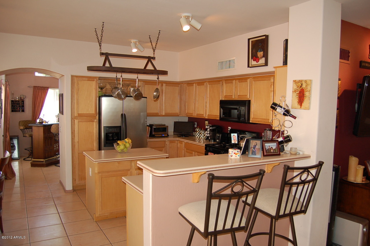 1242 East Presidio Road Phoenix, AZ 85022 - Photo 8 of 30 .
