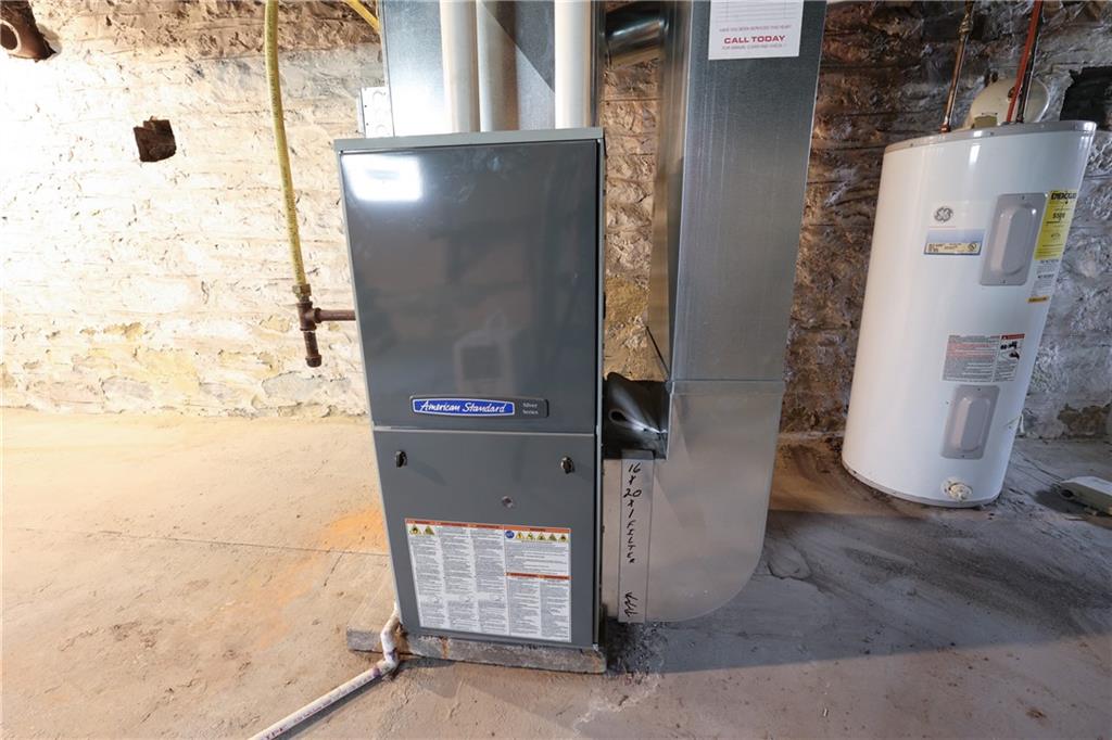 1845 Ley Street Pittsburgh, PA 15212 - Photo 30 of 41 a view of door