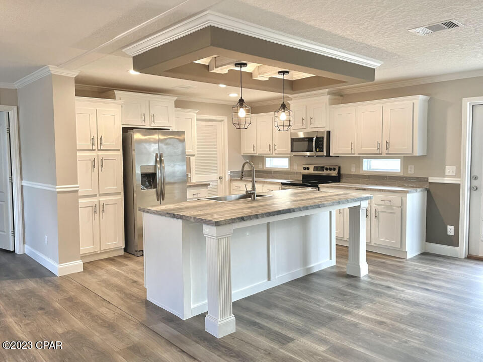 1095 Cutchens Road Southport, FL 32409 - Photo 4 of 33