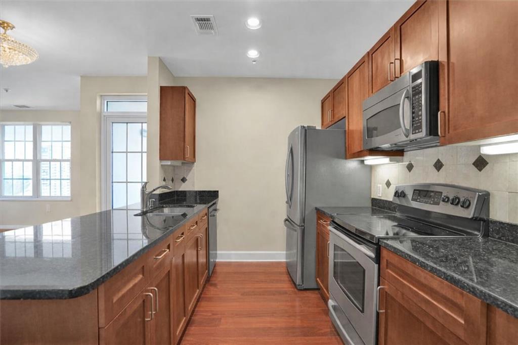 325 East Paces Ferry Road Northeast, Unit 1411 Atlanta, GA 30305 - Photo 6 of 37