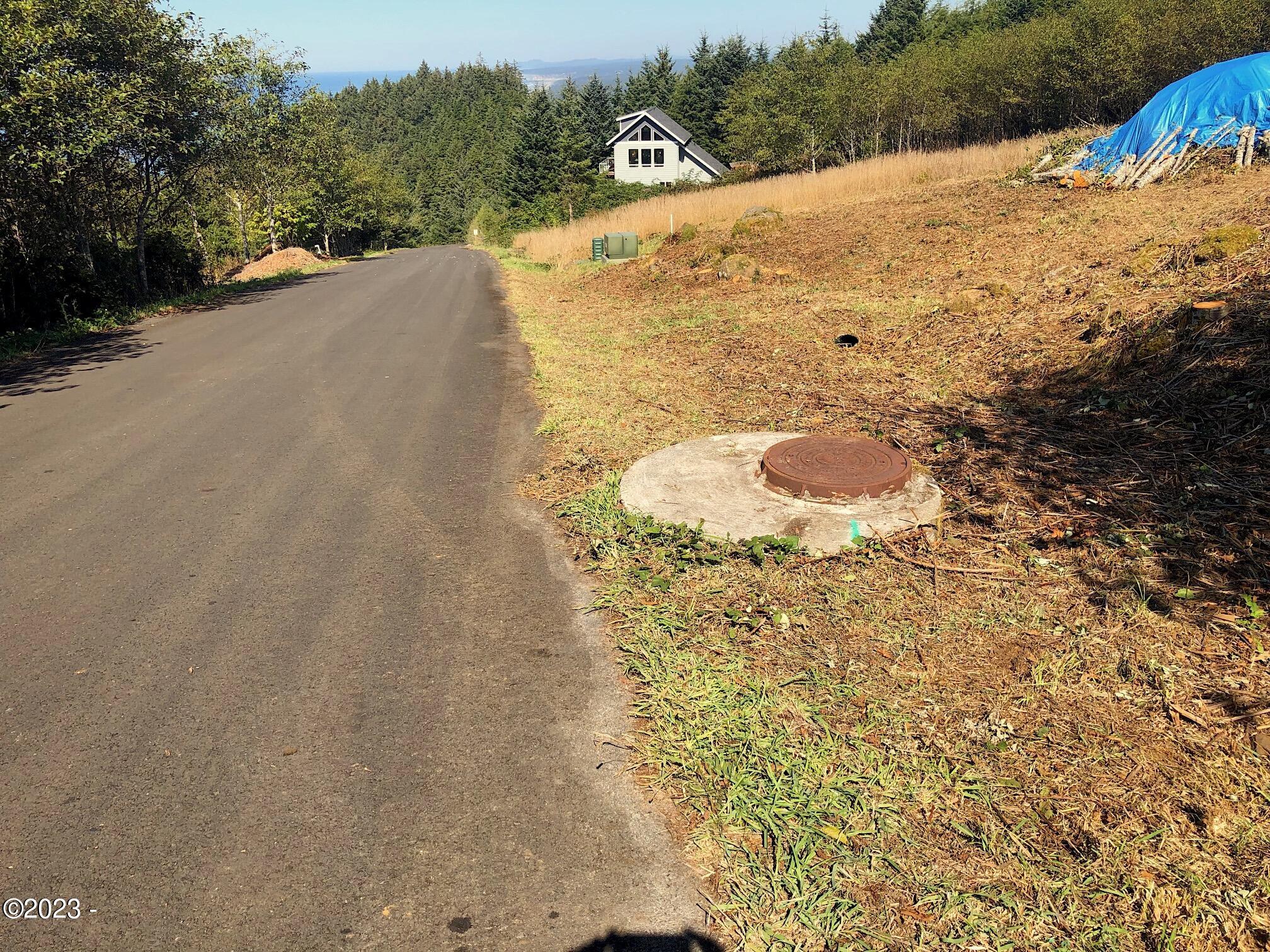 5400 Horizon Hill Road Yachats, OR 97498 - Photo 4 of 12 City Sewer & Water