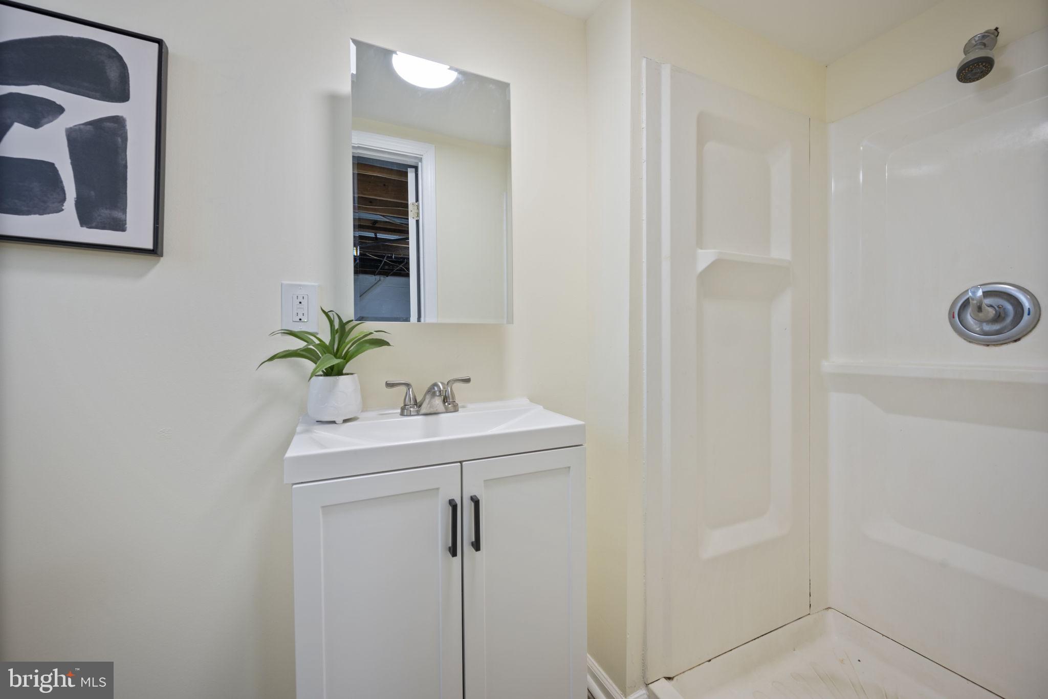 1632 Northwick Road Baltimore, MD 21218 - Photo 19 of 39