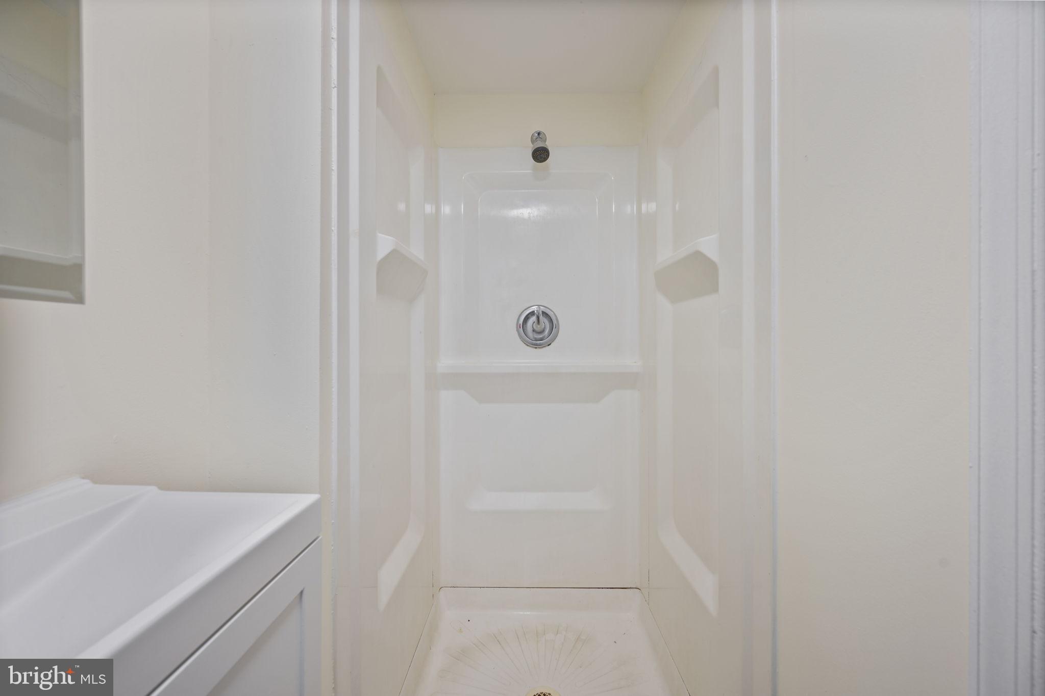 1632 Northwick Road Baltimore, MD 21218 - Photo 20 of 39