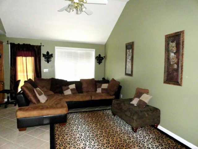231 Garrett Road Lafayette, TN 37083 - Photo 3 of 20