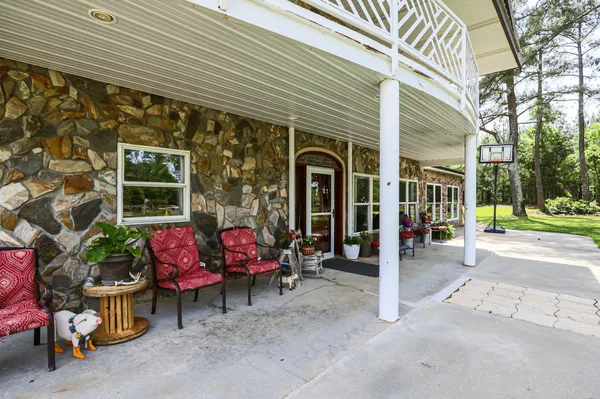 $560,000 | 9466 Clarks Mill Road, Avera, GA 30803