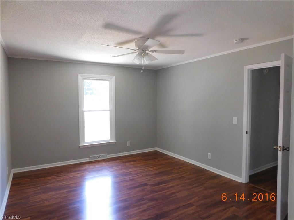 1621 Bolingbroke Road High Point, NC 27265 - Photo 10 of 21 Gallery Image 10