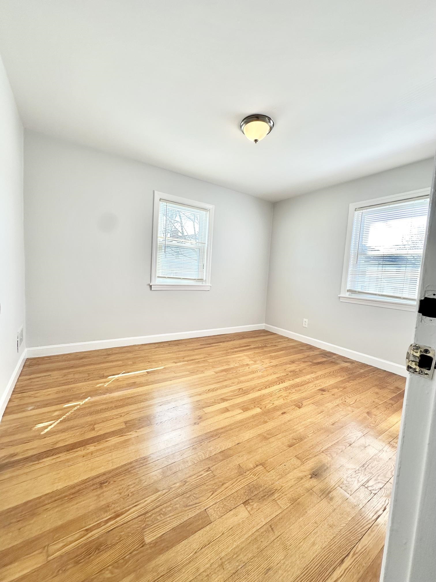 84 Mary Ann Road Manchester, NH 03104 - Photo 10 of 12