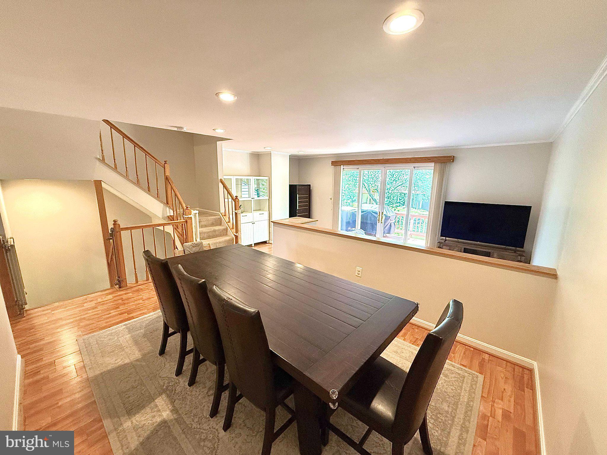 5081 Columbia Road, Unit 17 105 Columbia, MD 21044 - Photo 11 of 40 Spacious dining area with natural light.
