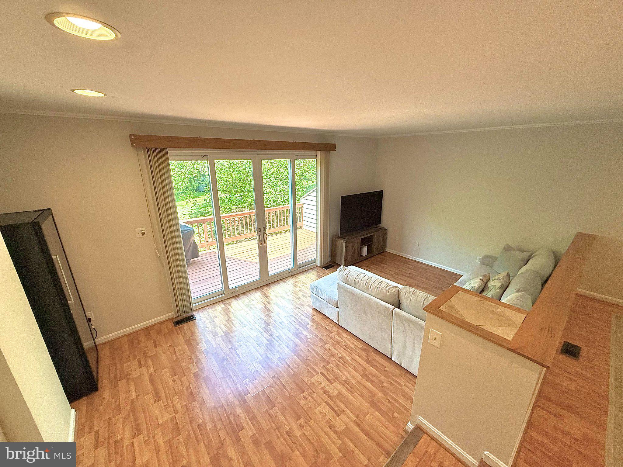 5081 Columbia Road, Unit 17 105 Columbia, MD 21044 - Photo 13 of 40 Bright and airy living space retreat.