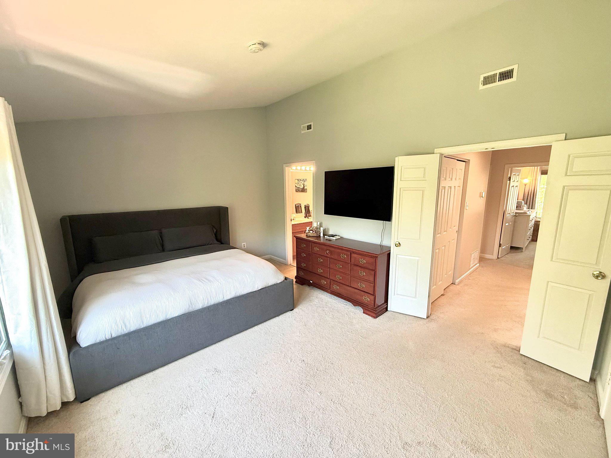 5081 Columbia Road, Unit 17 105 Columbia, MD 21044 - Photo 21 of 40 Spacious, serene bedroom retreat.