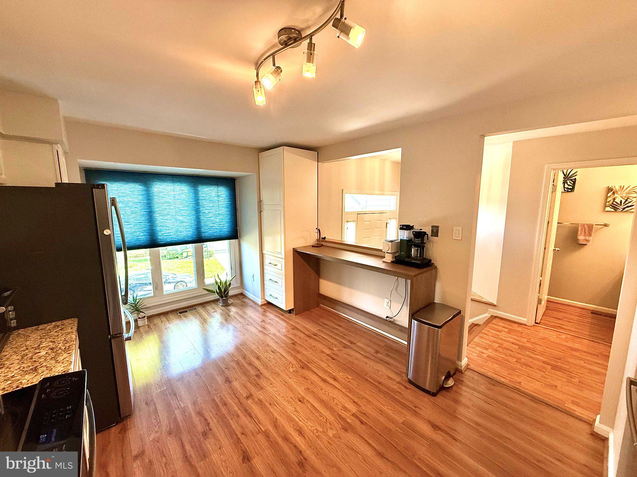 5081 Columbia Road, Unit 17 105 Columbia, MD 21044 - Photo 5 of 40 Bright and airy kitchen retreat.