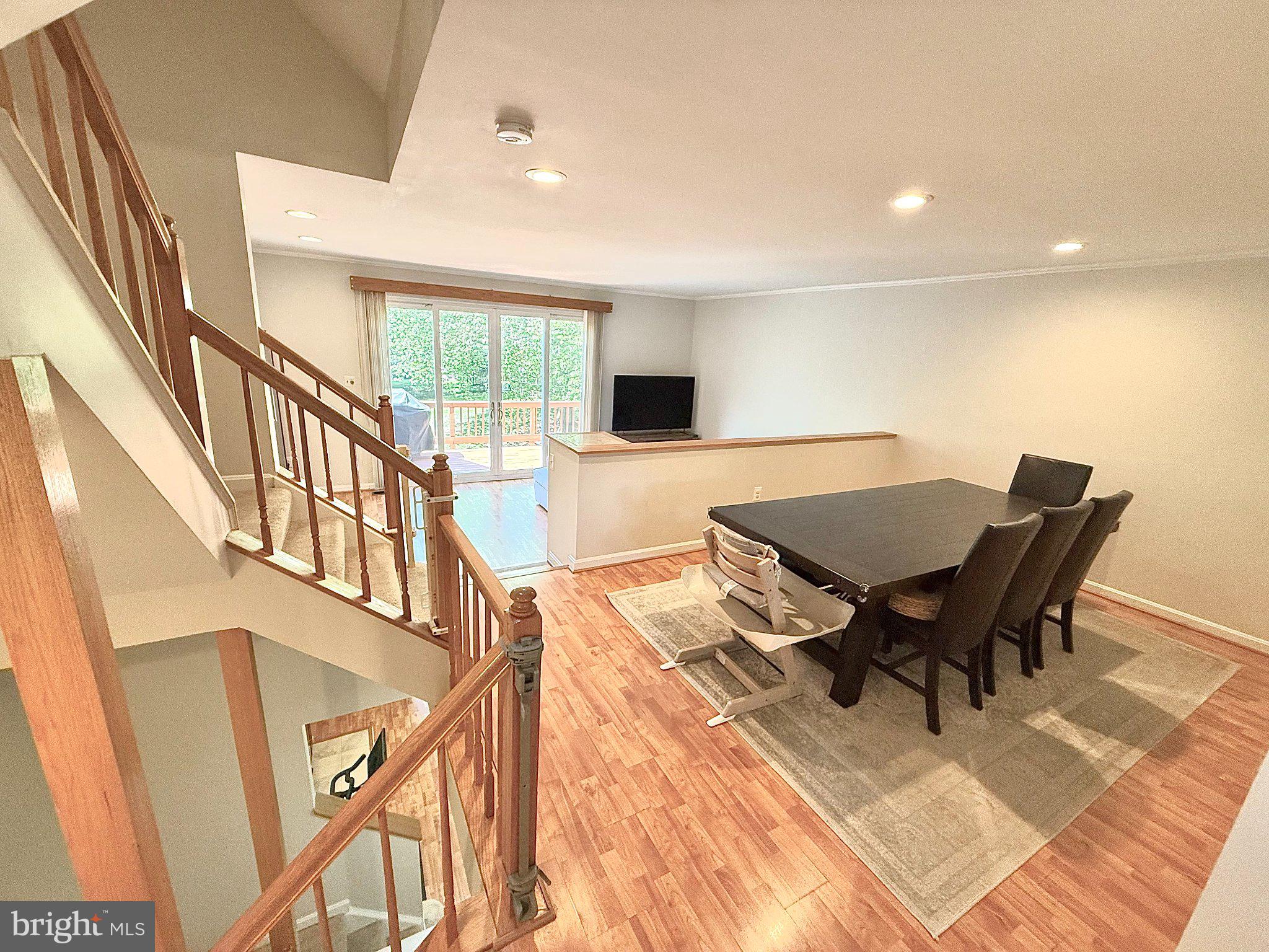5081 Columbia Road, Unit 17 105 Columbia, MD 21044 - Photo 9 of 40 Inviting space with natural light.