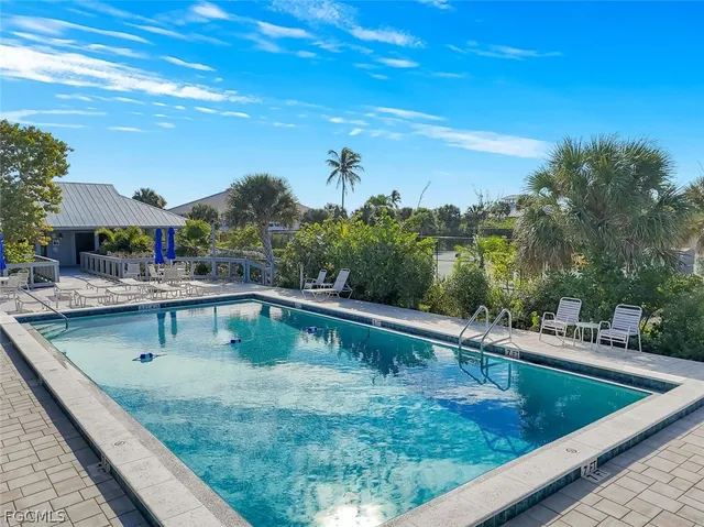 $1,395,000 | 4353 Gulf Pines Drive, Sanibel, FL 33957