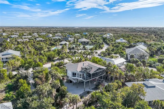 $1,395,000 | 4353 Gulf Pines Drive, Sanibel, FL 33957