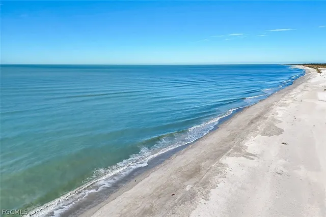 $1,395,000 | 4353 Gulf Pines Drive, Sanibel, FL 33957