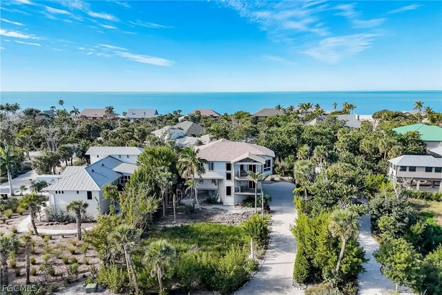 $1,395,000 | 4353 Gulf Pines Drive, Sanibel, FL 33957