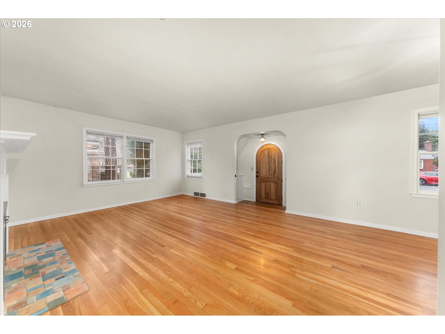 1118 East 28th Avenue Spokane, WA 99203 - Photo 38 of 48 a view of a room with a empty space and window
