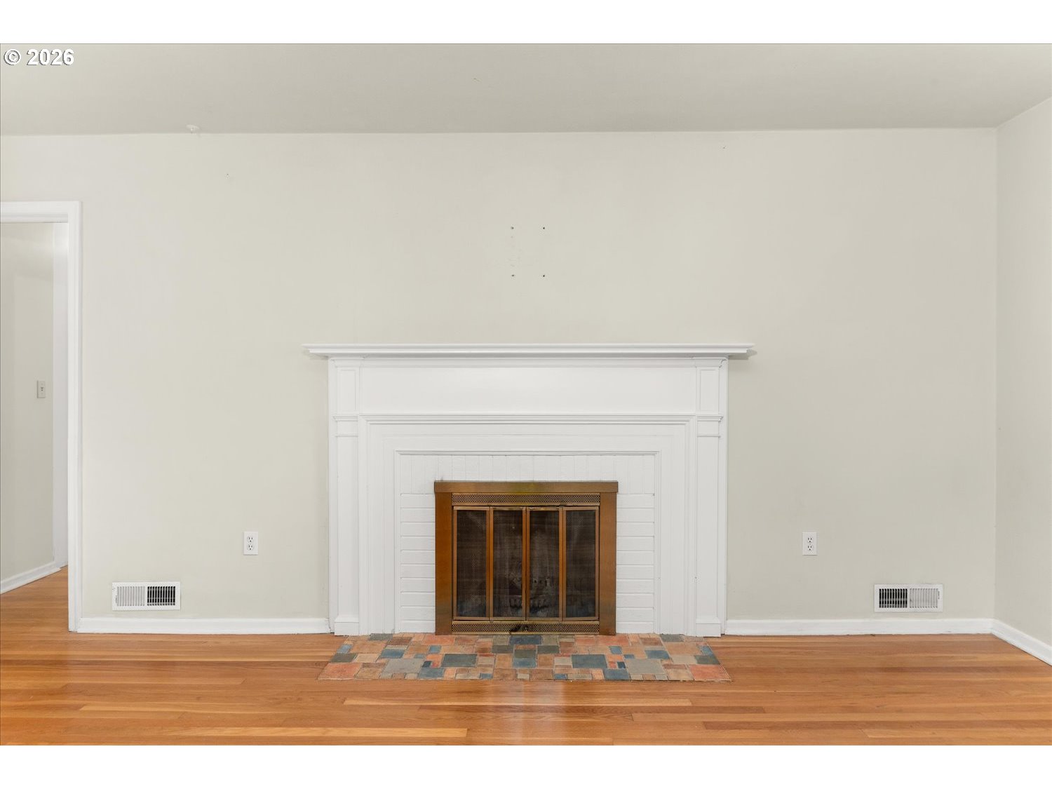 1118 East 28th Avenue Spokane, WA 99203 - Photo 40 of 48 a view of a livingroom with wooden floor