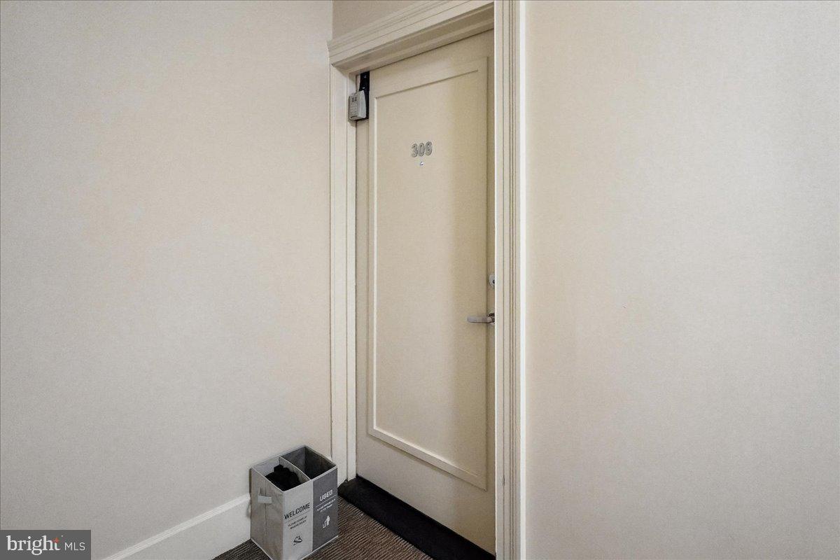 1121 24th Street Northwest, Unit 309 Washington, DC 20037 - Photo 4 of 20