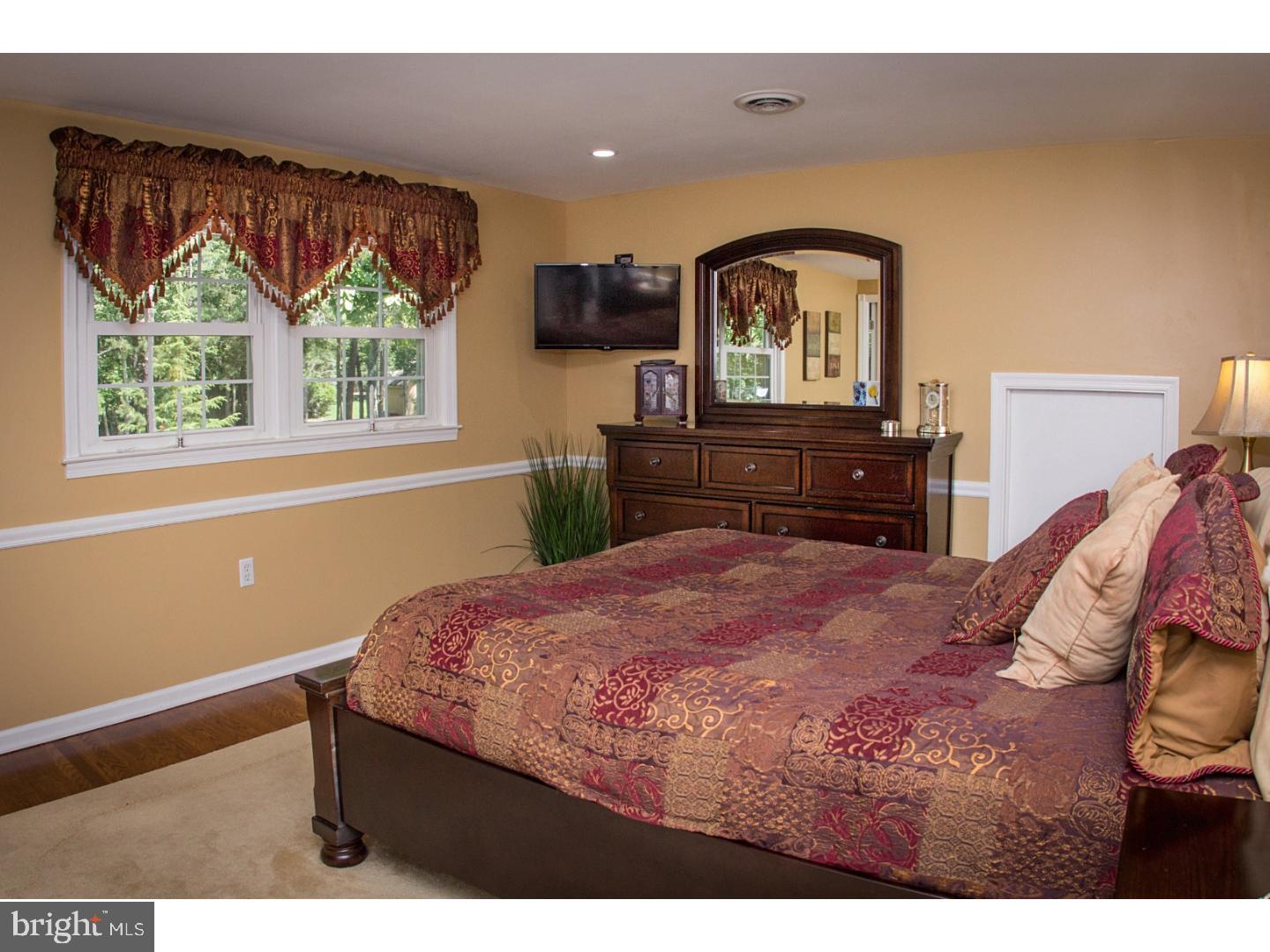 122 Bortons Road Marlton, NJ 08053 - Photo 10 of 24 Master Bedroom