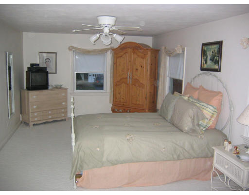 154 Emerson Street Springfield, MA 01118 - Photo 3 of 12 Gallery Image 3