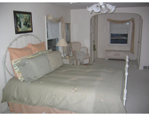 154 Emerson Street Springfield, MA 01118 - Photo 4 of 12 Gallery Image 4