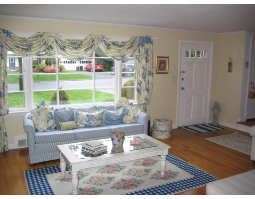 154 Emerson Street Springfield, MA 01118 - Photo 8 of 12 Gallery Image 8