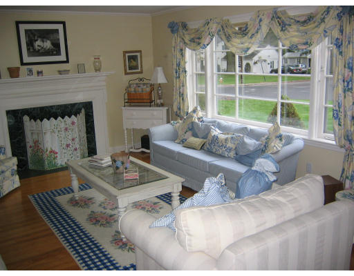 154 Emerson Street Springfield, MA 01118 - Photo 9 of 12 Gallery Image 9